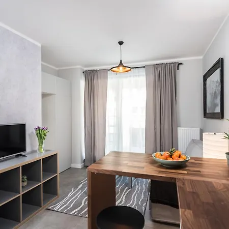 Slusarska Apartment 1-2